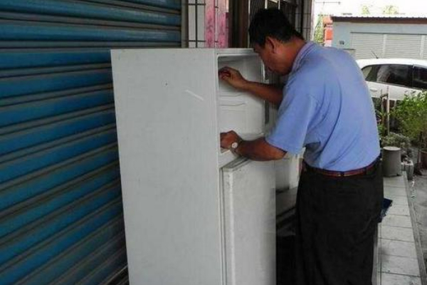 博世冰箱排水管冰堵故障